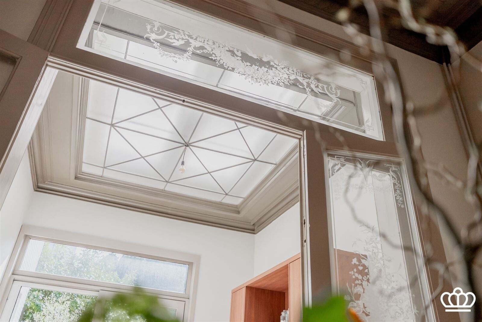 2053 8